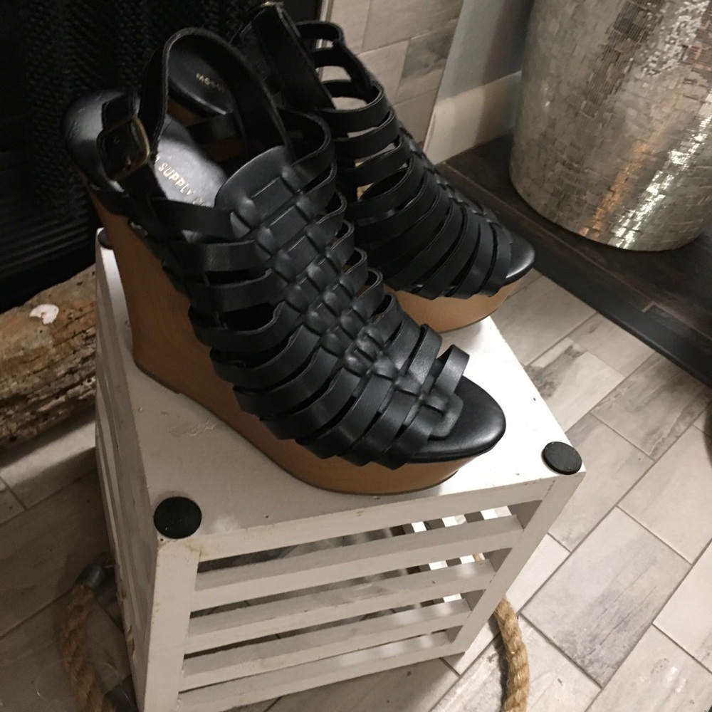 Shoes - Picture 2 of 2